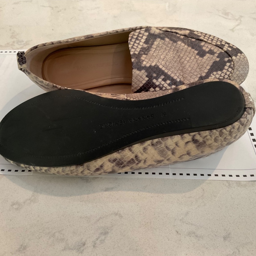 Banana republic Python Flats - Picture 2 of 2
